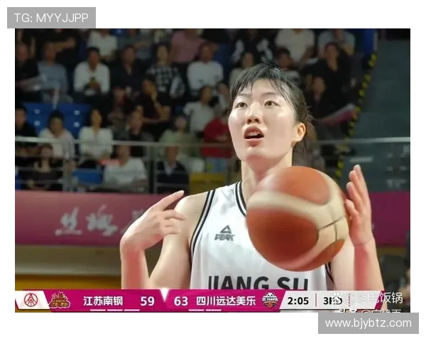 印第安纳狂热与火花的激烈对决展现女篮风采与竞争魅力